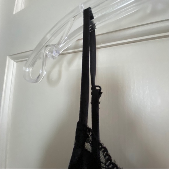 Elle Chiffon Flutter Sleeve Dress - Picture 5 of 10